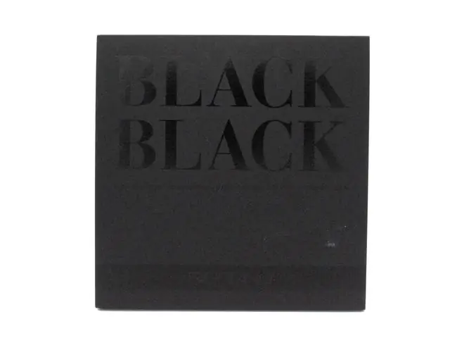 Fabriano Black on Black 300gr 20×20 Superprijs