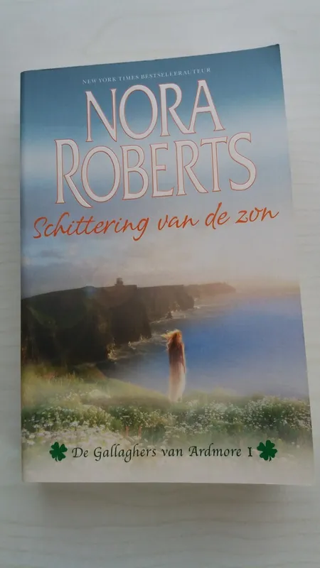 Schittering van de zon - Nora Roberts Goedkoop