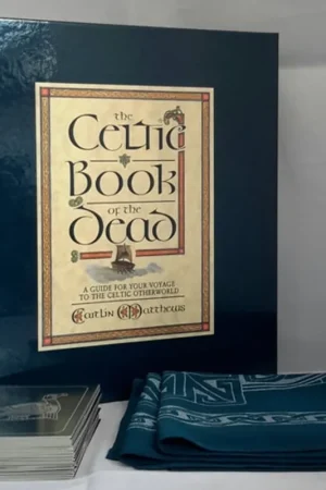 The Celtic Book of the Dead A Guide for Your Voyage to the Celtic Otherworld - Caitlin Matthews Beperkte Voorraad