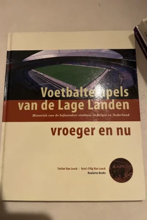 Voetbaltempels van de lage landen - S. van Loock Gereduceerde Prijs