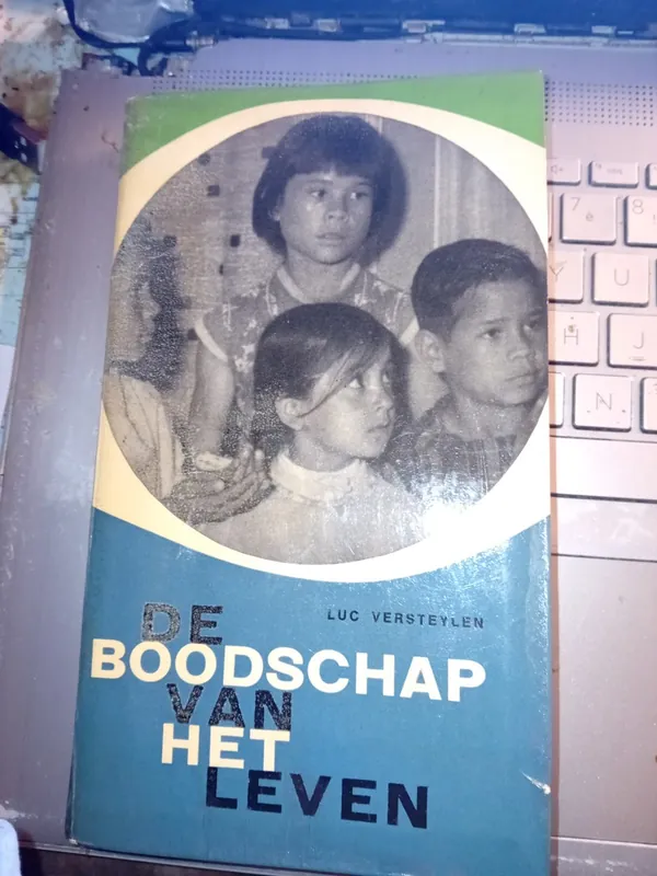 De boodschap van het leven : taboe, probleem of mysterie - Versteylen, Luc; Omslagfoto: Hoeberechts, J.; Omslagontwerp: Vangheluwe, Luc Flitsaanbieding
